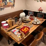 A La Maison Rouge & Restaurant