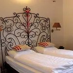 A La Maison Rouge & Restaurant Barr