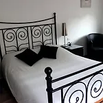 A La Maison Rouge & Restaurant Hotel 3*