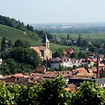 A La Maison Rouge & Restaurant Barr