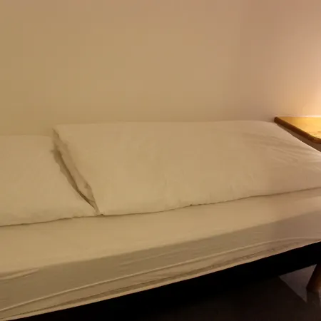 A La Maison Rouge & Restaurant