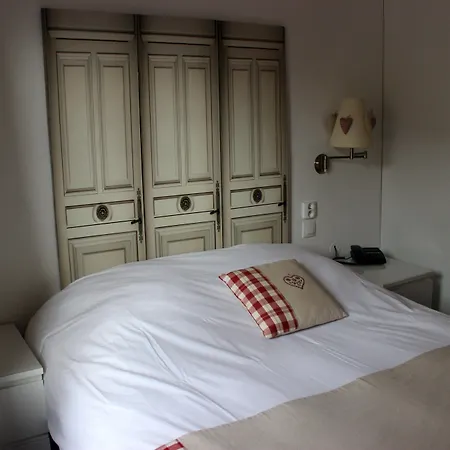 A La Maison Rouge & Restaurant 3*