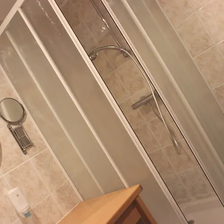 Hotel A La Maison Rouge & Restaurant 3*