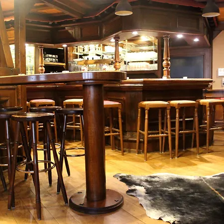 Hotel A La Maison Rouge & Restaurant Barr