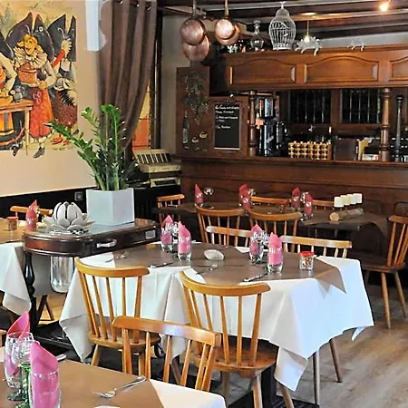 A La Maison Rouge & Restaurant Barr