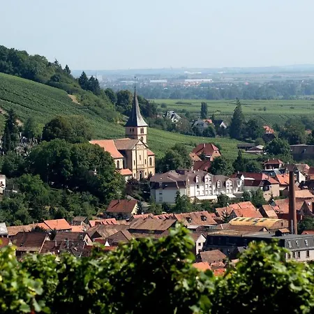 A La Maison Rouge & Restaurant Barr