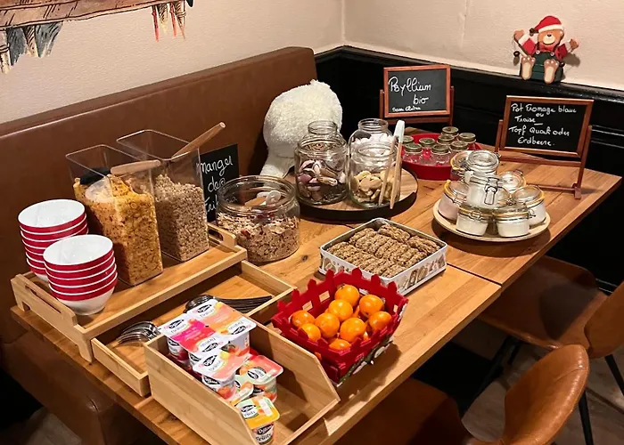 A La Maison Rouge & Restaurant