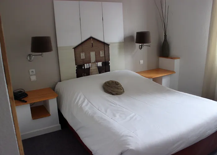 Hotel A La Maison Rouge & Restaurant 3*