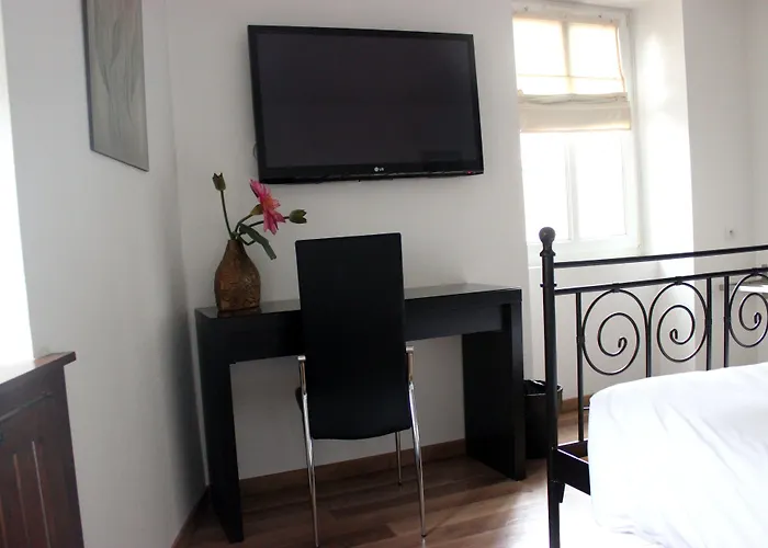 A La Maison Rouge & Restaurant מלון בר