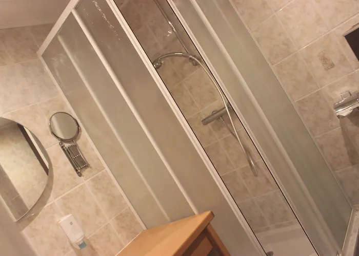 Hotel A La Maison Rouge & Restaurant 3*