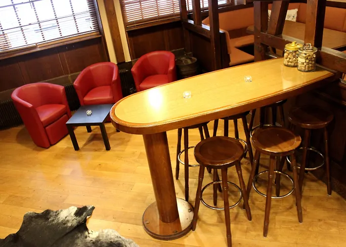 Hotel A La Maison Rouge & Restaurant