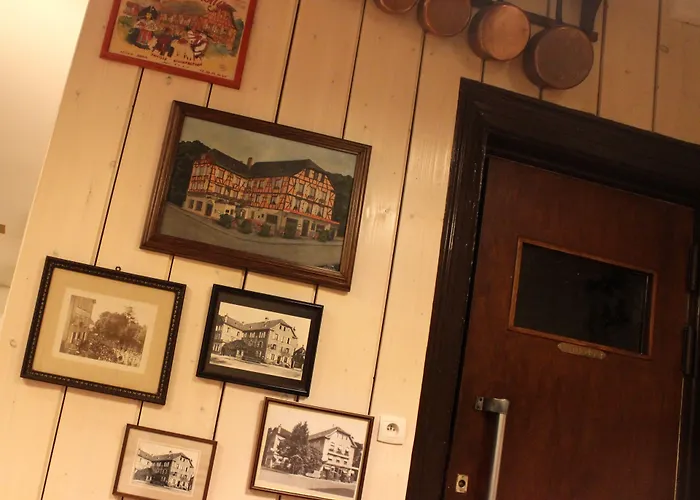 A La Maison Rouge & Restaurant בר