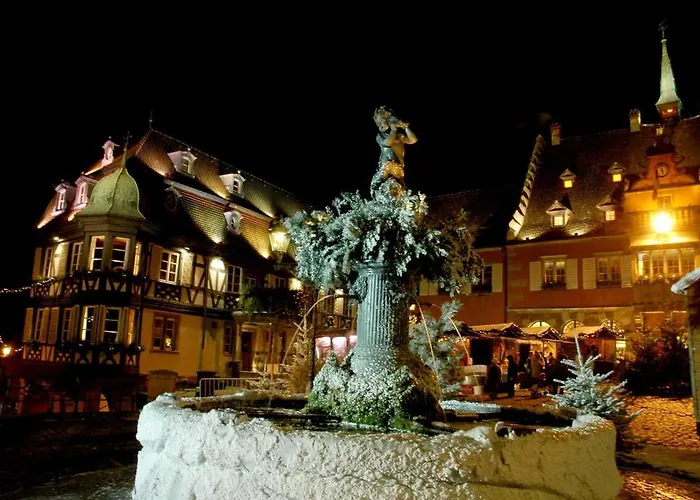 A La Maison Rouge & Restaurant בר