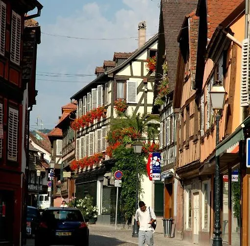 Hotel A La Maison Rouge & Restaurant